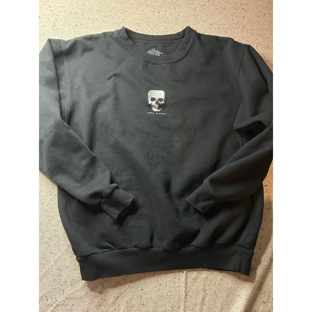 Fresh Like Death Skull Embroidered Sweatshirt Women’s Large